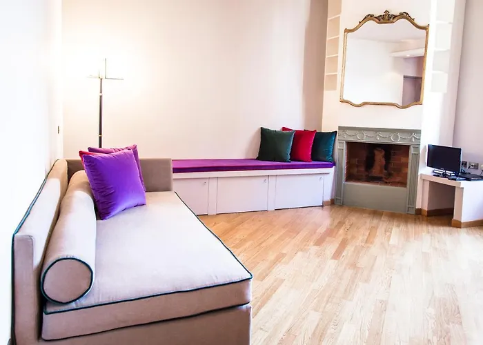 Apartment San Fermo Milan